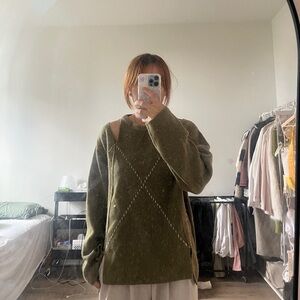 Kijun green sweater